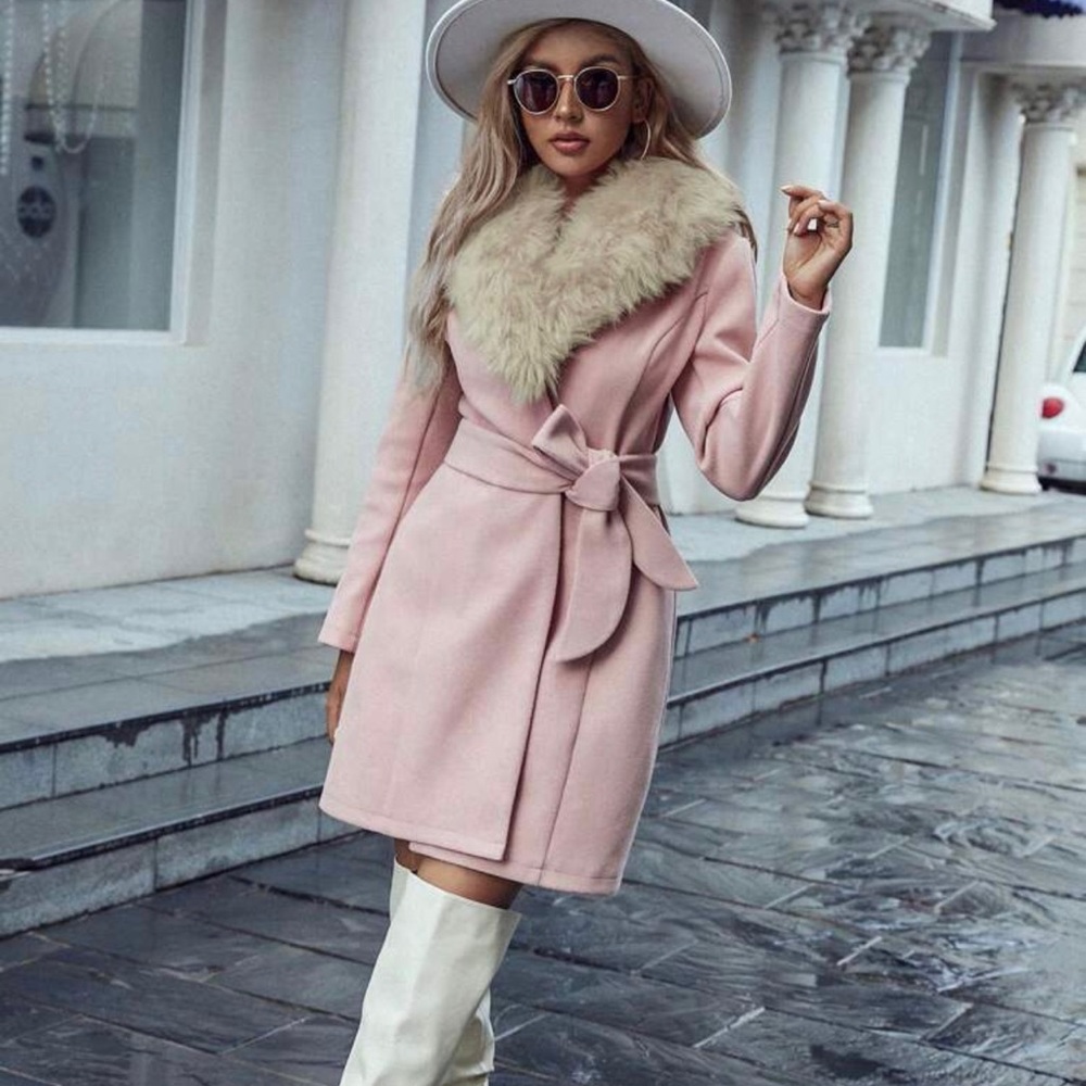 LUNE Contrast Fuzzy Collar Belted Overcoat